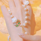 Collana di rose e perle