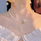 Collana di rose e perle